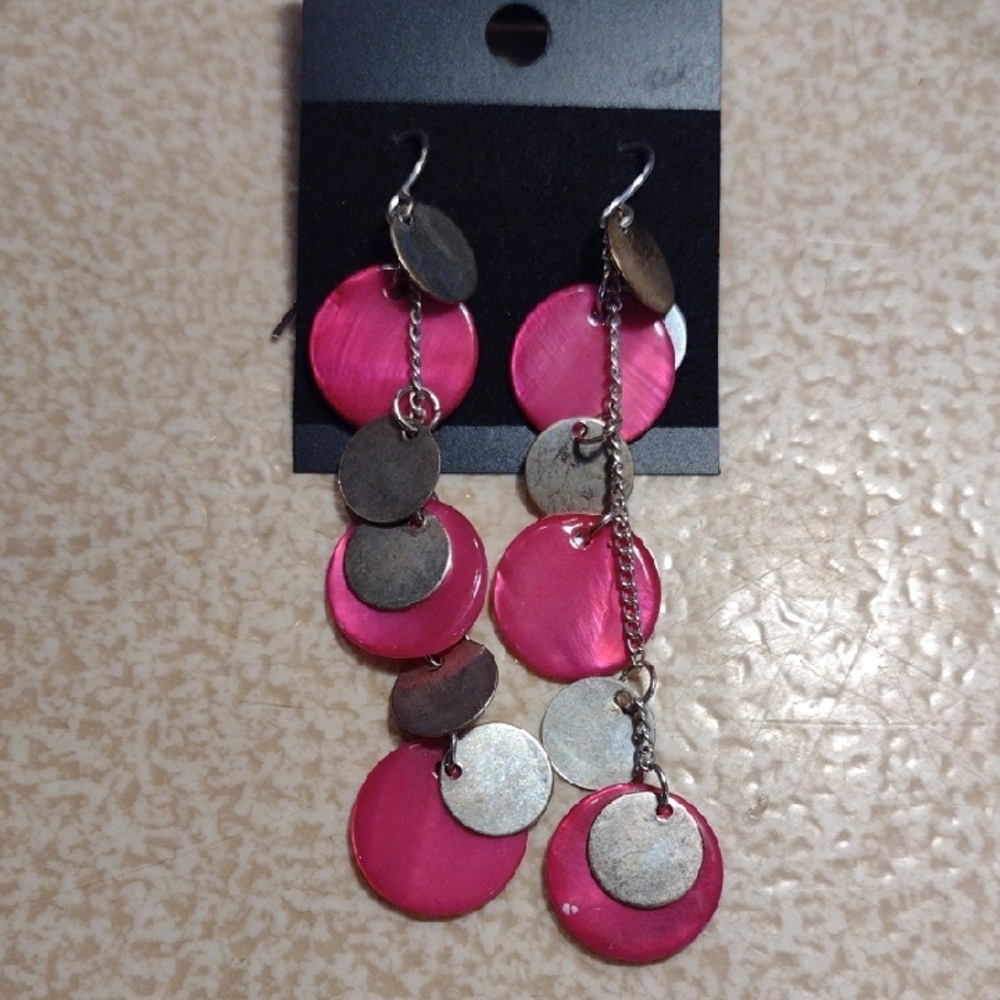 🔥3 For $33🔥 Vintage Pink and Silver Dangle Earrings